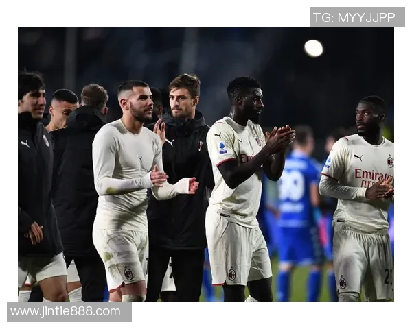 AC米兰迎战雷纳特全力争胜展现球队实力与战术魅力 AC米兰迎战雷纳特全力争胜展现球队实力与战术魅力