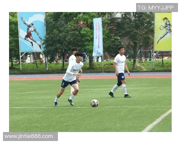 中国U18青年队迎战新西兰队力争胜利展现青春风采与足球实力 中国U18青年队迎战新西兰队力争胜利展现青春风采与足球实力