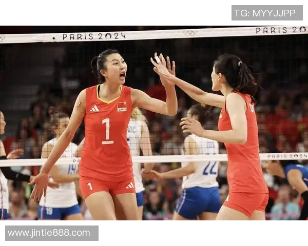 中国女排对决塞尔维亚女排国家联赛精彩回顾与赛场分析 中国女排对决塞尔维亚女排国家联赛精彩回顾与赛场分析