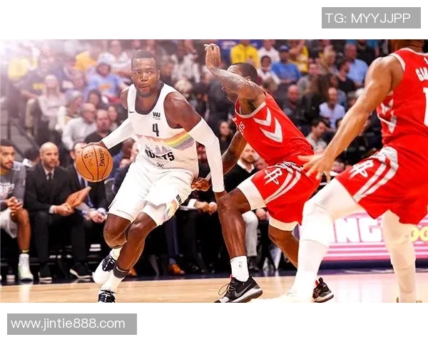 戴维斯与埃辛的对决谁能在篮球场上笑到最后 戴维斯与埃辛的对决谁能在篮球场上笑到最后