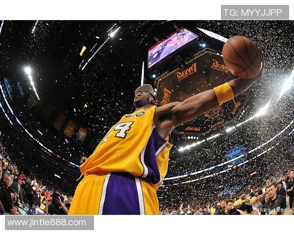 科比布莱恩特传奇生涯回顾与影响力分析：篮球巨星的辉煌岁月